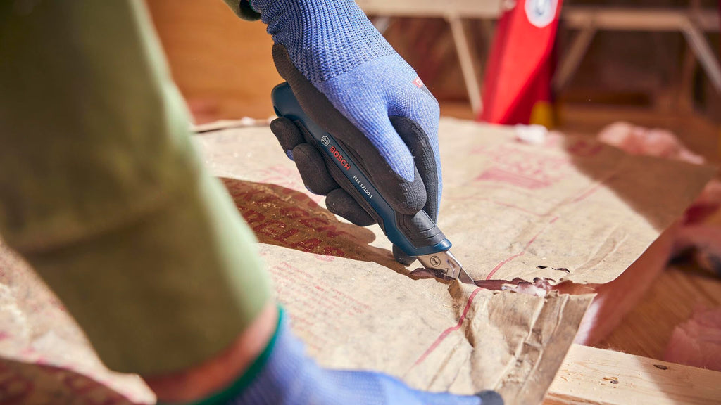 Bosch H11-14100-1 2-Piece Utility Knife Set | Folding and Snap-Off Knives with Robust Design, Integrated Blade Storage, and Belt Clip - Includes 4 Blades