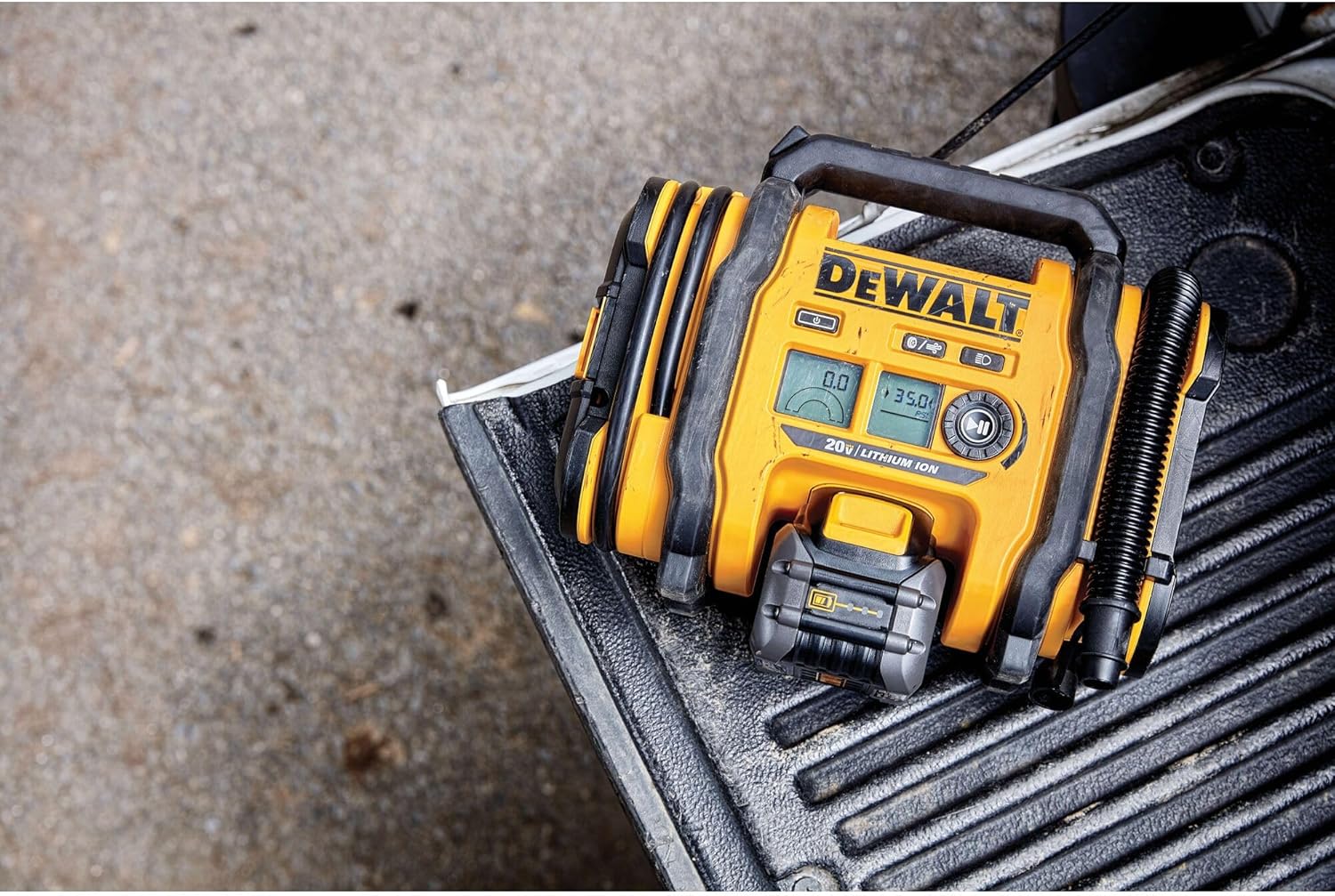 DEWALT Tire Inflator Portable Air Compressor 20V MAX, Car Air Pump with Automatic Shut Off, LED Light, Tool Only (DCC020IB)