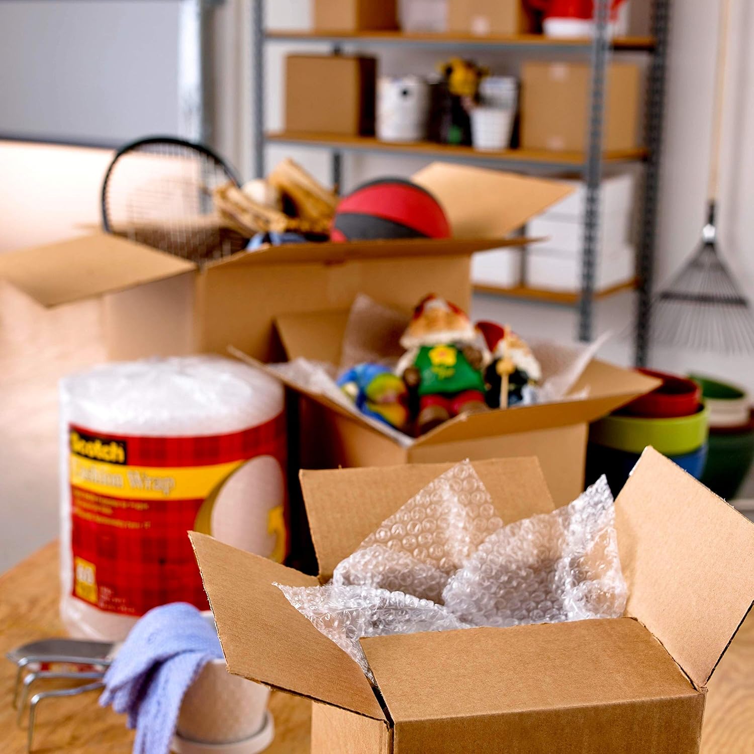 Scotch Sure Start Packing Tape, Clear, Holiday Wrapping Tape with Quiet Unwind and Easy Start, 1.88 in. x 22.2 yd., 6 Tape Rolls with Dispensers