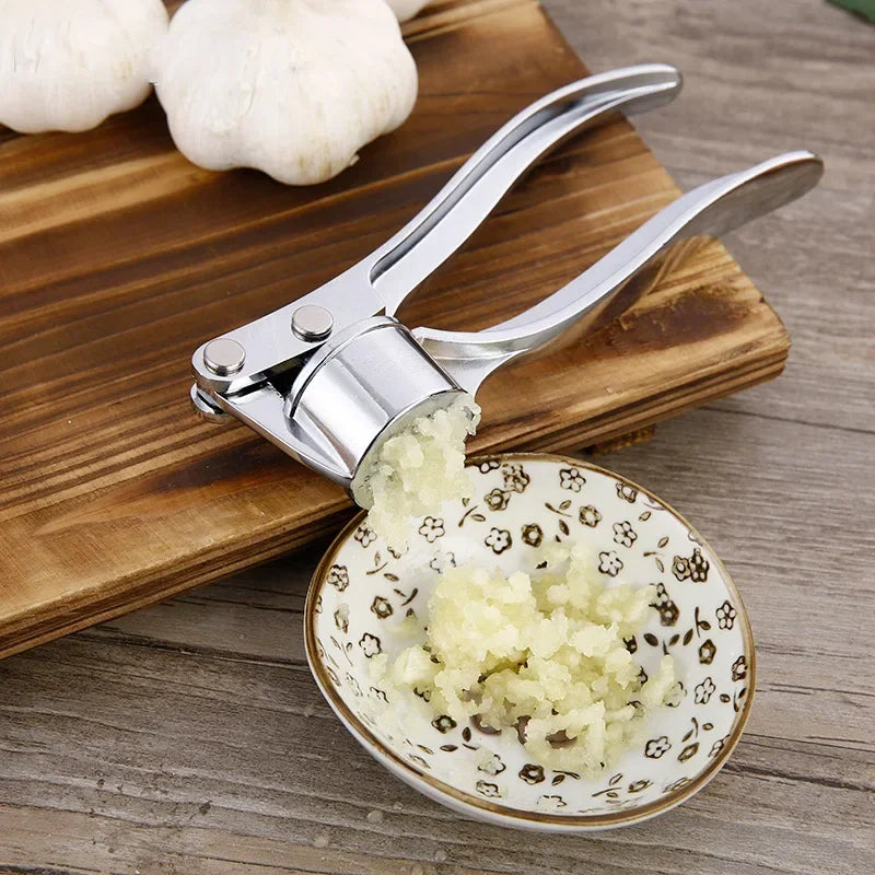 Stainless steel manual small garlic press for pounding garlic paste, kitchen supplies, manual garlic